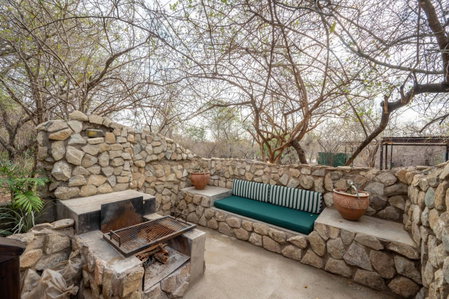 Foxy Crocodile Bush Lodge & Kruger Safaris, Komatipoort, South Africa