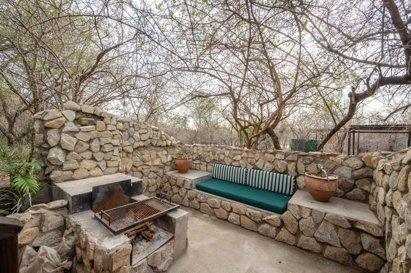 Foxy Crocodile Bush Lodge & Kruger Safaris, Komatipoort, South Africa