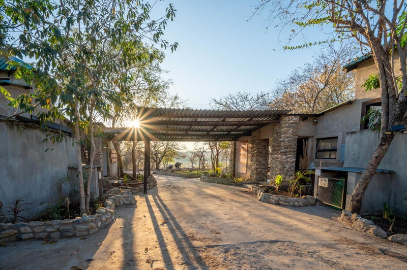 Foxy Crocodile Bush Lodge & Kruger Safaris, Komatipoort, South Africa