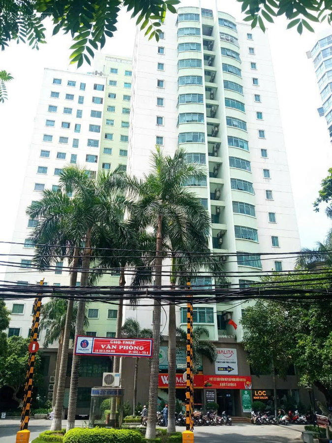 Apartment for sale in Hanoi, Vietnam · 671 Hoang Hoa Tham · 3 rooms, 2 baths