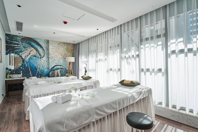 Sofiana My Khe Hotel & Spa - Rooftop Pool Bar - Free 01 Draught Beer and 20-minute Spa per Room, Da Nang, Vietnam