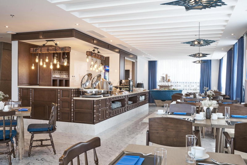 Sofiana My Khe Hotel & Spa - Rooftop Pool Bar - Free 01 Draught Beer and 20-minute Spa per Room, Da Nang, Vietnam