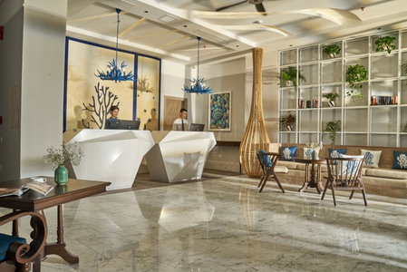 Sofiana My Khe Hotel & Spa - Rooftop Pool Bar - Free 01 Draught Beer and 20-minute Spa per Room, Da Nang, Vietnam