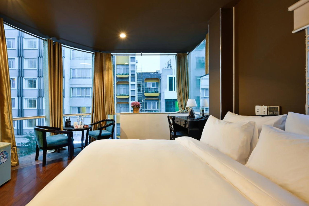 Отель · The Noble Swan Hotel New World, Хошимин
