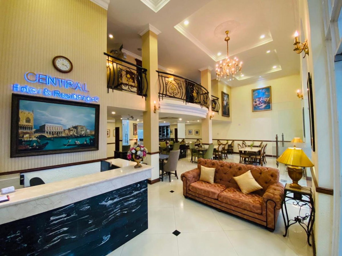 Hotel · Central Hotel & Residences Swimming Pool, Nha Be