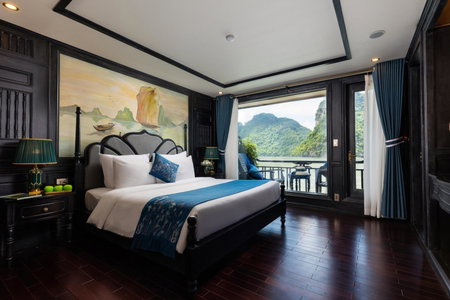 La Regina Grand Cruise, Ha Long, Vietnam