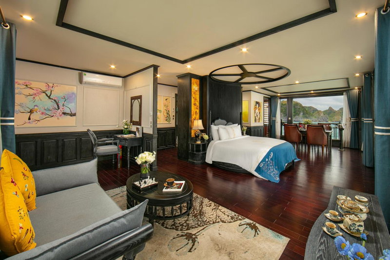 La Regina Grand Cruise, Ha Long, Vietnam