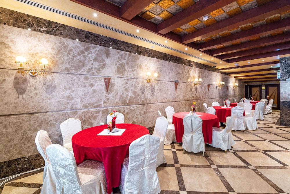 Crystal Plaza Hotel, United Arab Emirates