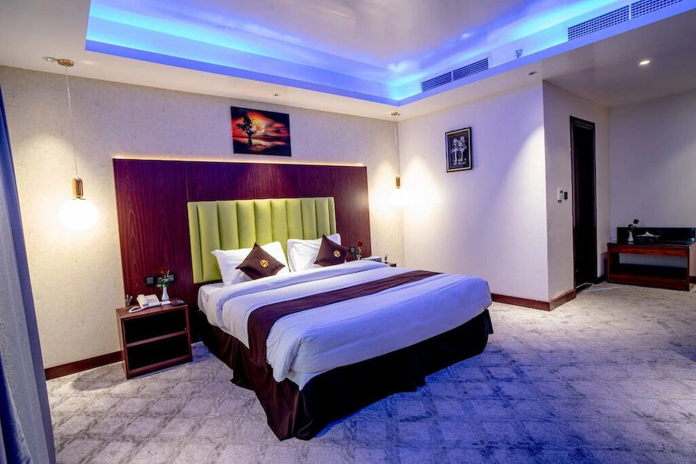 Hôtel · Raha Grand Hotel, Sharjah