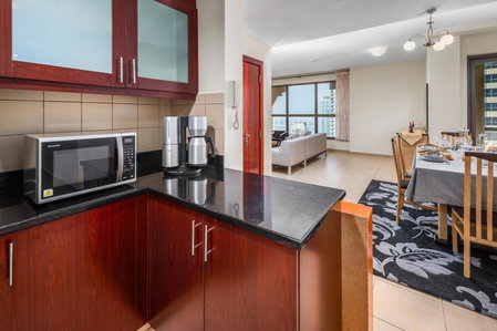 Lovely 2-bed condo in JBR - 5 mins from beach - Palm View!, Dubái, Emiratos Árabes Unidos