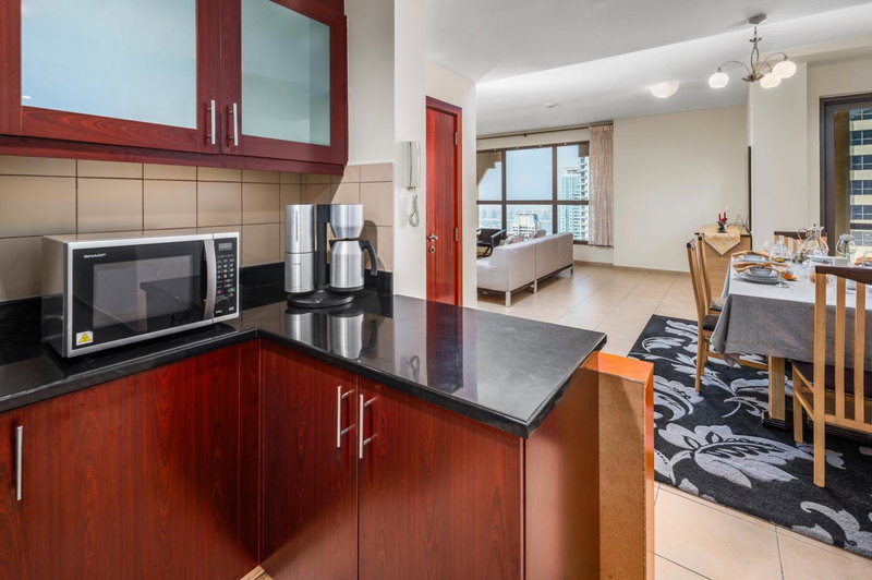 Lovely 2-bed condo in JBR - 5 mins from beach - Palm View!, Dubái, Emiratos Árabes Unidos