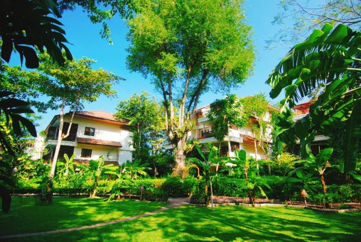 Hôtel · Birds and Bees Resort, Pattaya