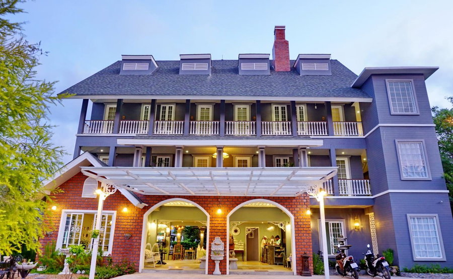 Perennial Resort, คาทุ, ประเทศไทย