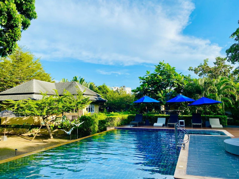 Perennial Resort, คาทุ, ประเทศไทย