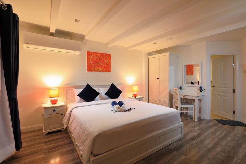 Kata White Villas, Ban Chalong, ประเทศไทย