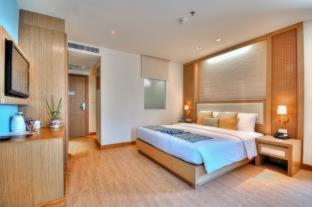 โรงแรม · ASHLEE Plaza Patong Hotel & Spa, คาทุ