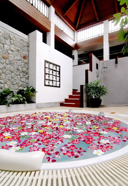 Aonang Villa Resort l Lifestyle Beachfront Resort, Krabi, Thailand