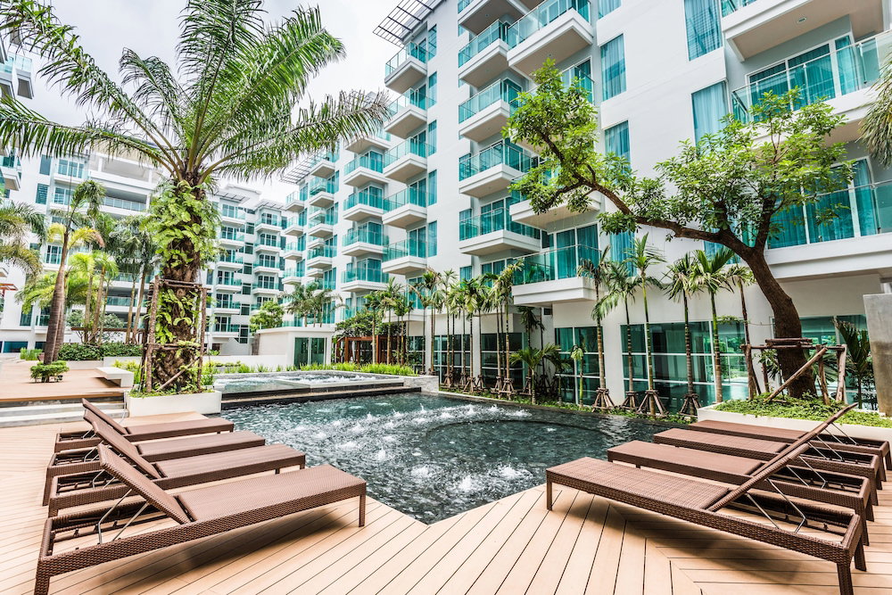 โรงแรม · Fishermen's Harbour Urban Resort, คาทุ