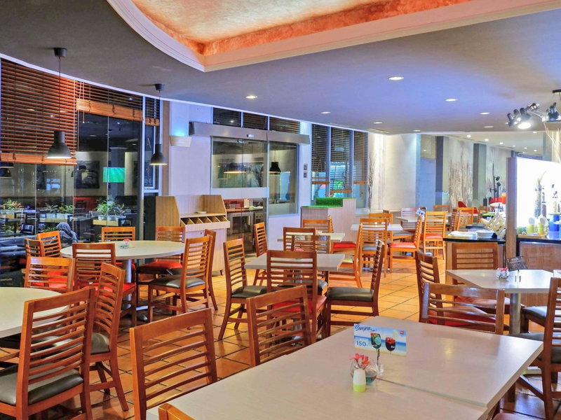 Hotel KIMAYA Slipi Jakarta By HARRIS, Yakarta, Indonesia
