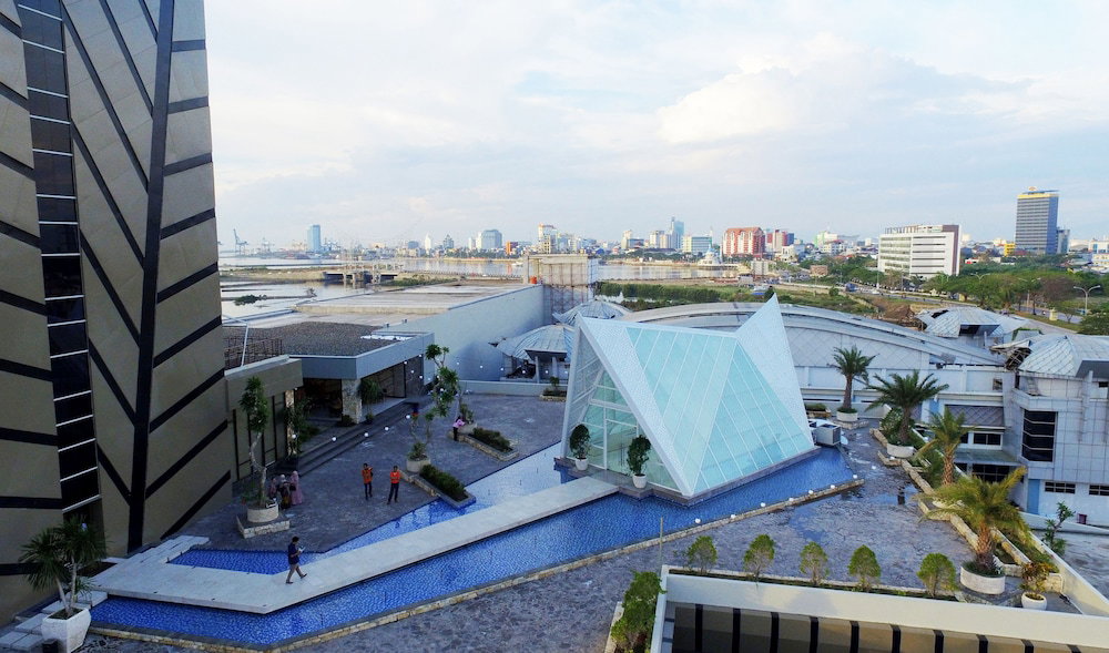 The Rinra Makassar, Индонезия