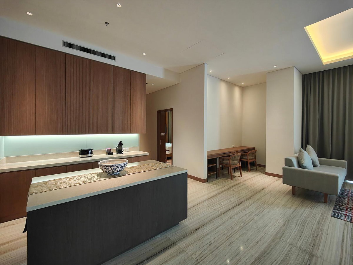 Hotel · Ra Suites Simatupang, Pamulang