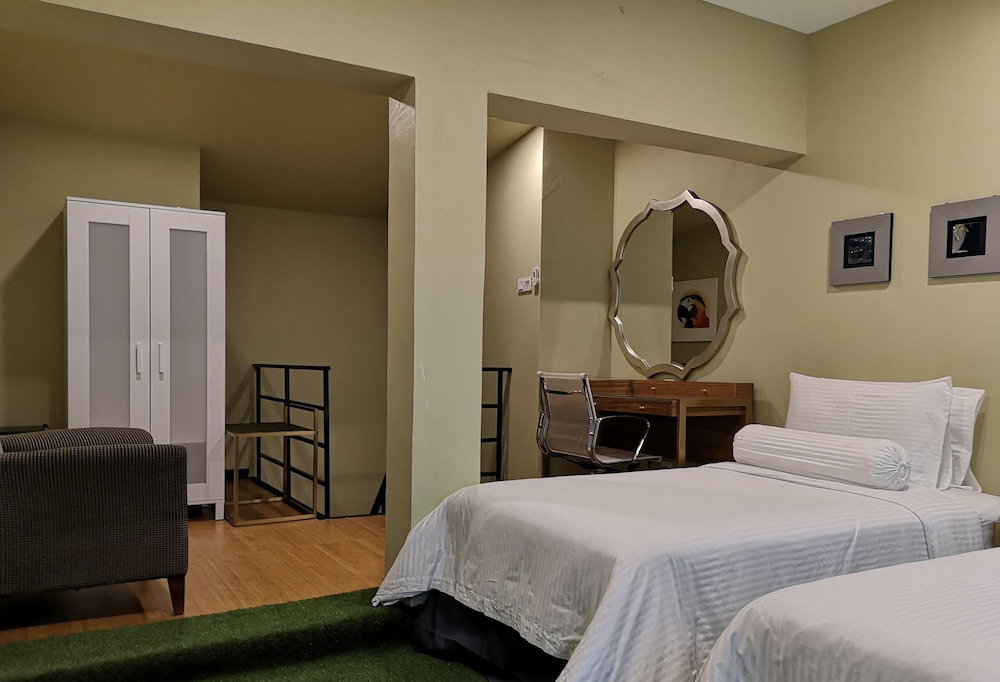 Bedrock Hotel, Malaisie