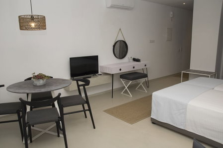Hylatio Tourist Village, Kato Polemidia, Кипр