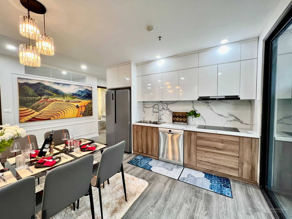 Apartment for sale in Hanoi, Vietnam · Chelsea Park Project · 6 rooms, 5 baths