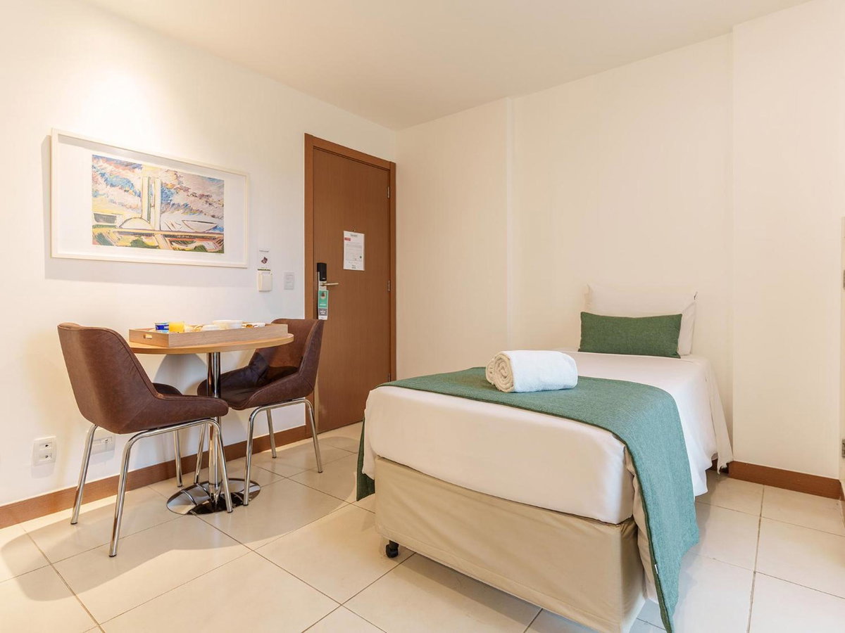 Hotel · Athos Bulcão Hplus Executive, Brasilia