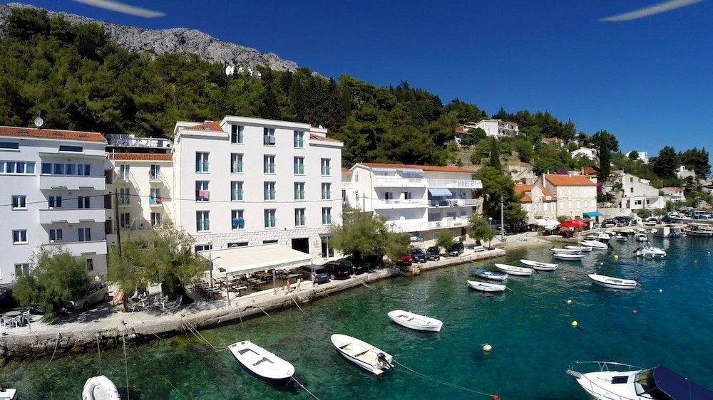Отель · Hotel Pleter, Omis