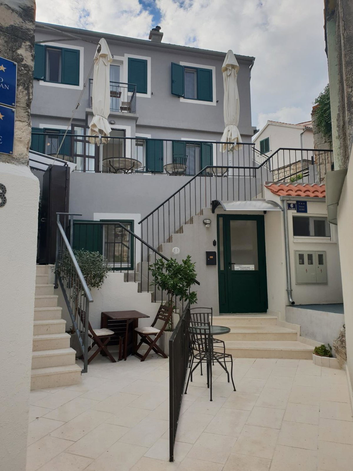Hotel · Golden B&B, Split