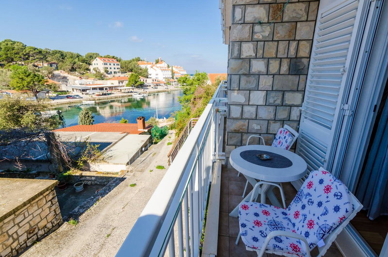 Apartments Lorena Mljet, Pomena, Croatia