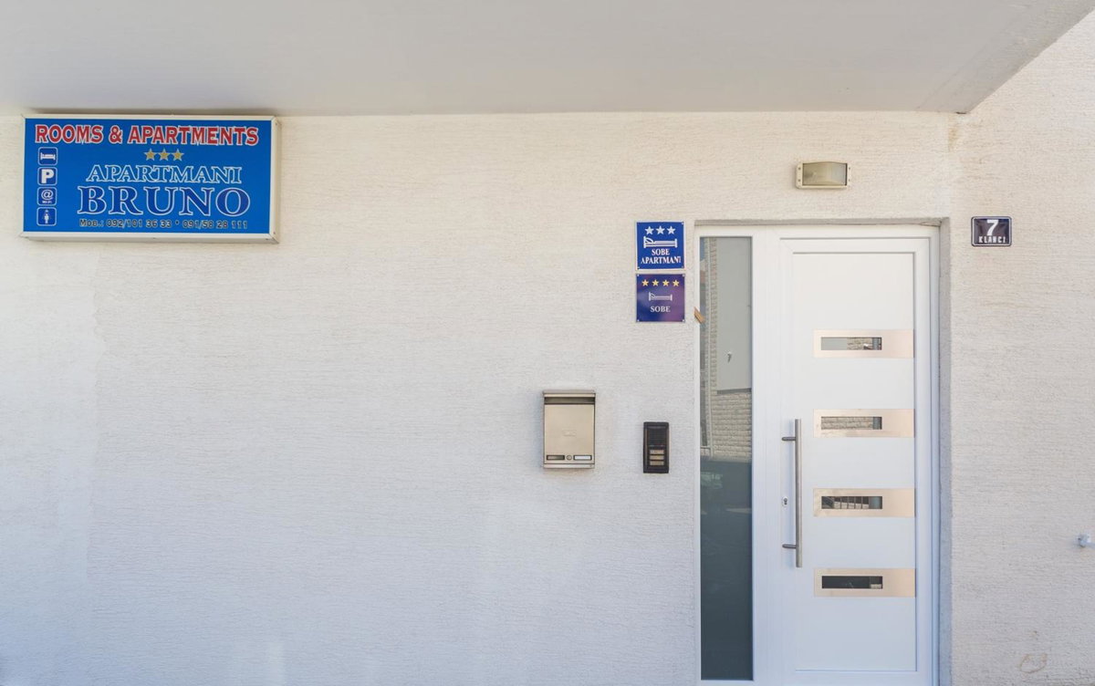 Hôtel · Rooms & Apartments Bruno, Solin