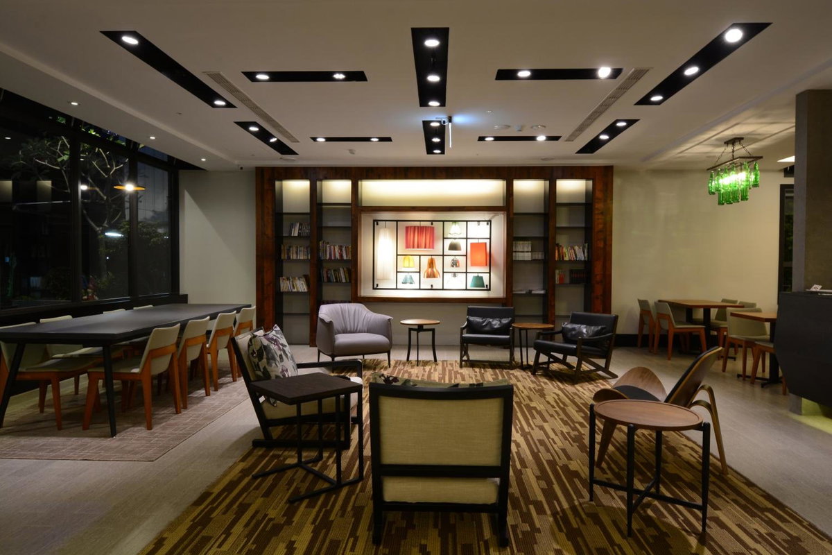 Отель · Travel Art Inn, Chiayi City