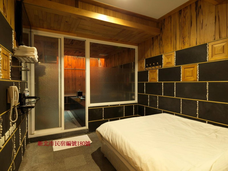 Sun Moon Bed& Breakfast 日月民宿, Banqiao, Taiwan