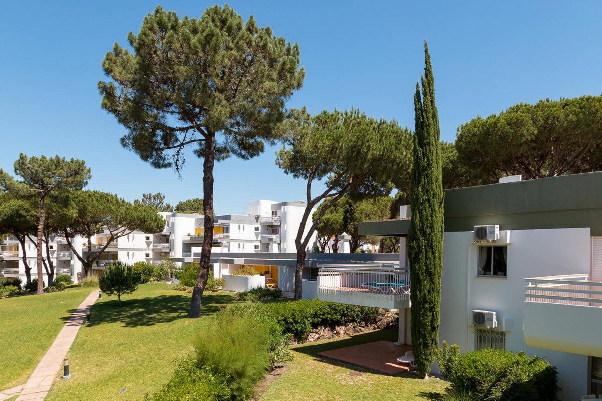Hotel · Apartamentos Turisticos Pinhal Da Marina, Quarteira
