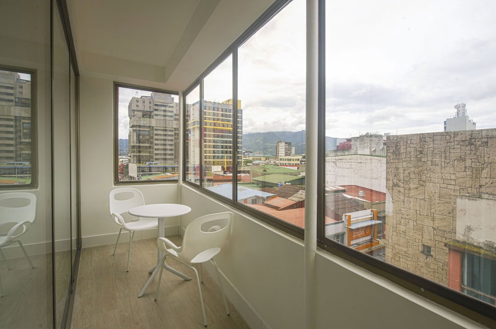 Hotel · Balmoral Suites, San Jose