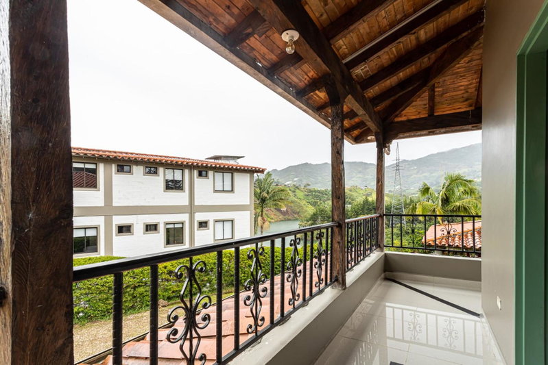 Soy Local Guatape, Santuario, Colombia