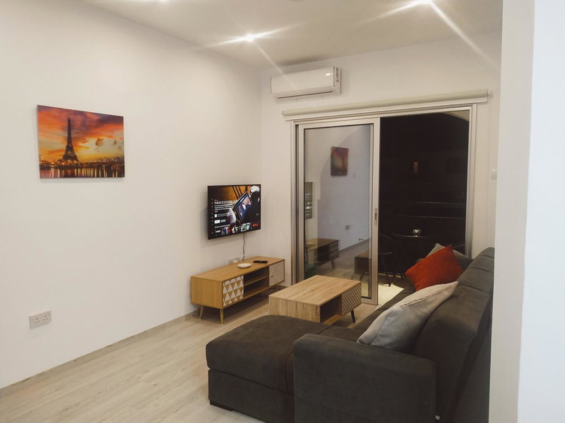 Charming Holiday Retreat Kato Paphos Apt 400m To The Beach, Paphos, Chypre