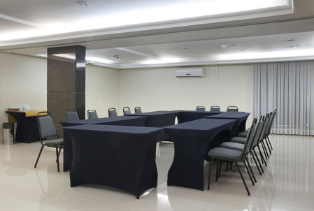 Master Porto Alegre Hotel - Av Carlos Gomes, Próximo ao Consulado Americano, Porto Alegre, Brazil