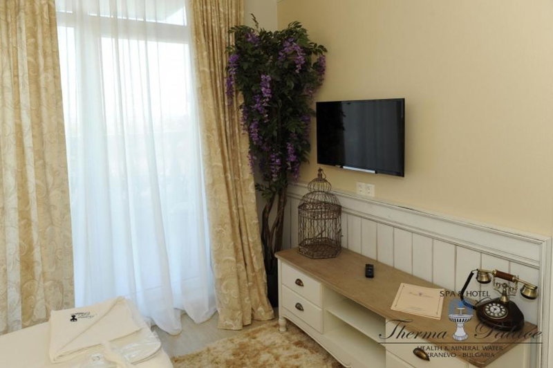 Therma Palace - Balneo SPA, Free parking & Beach, Varna, Болгария