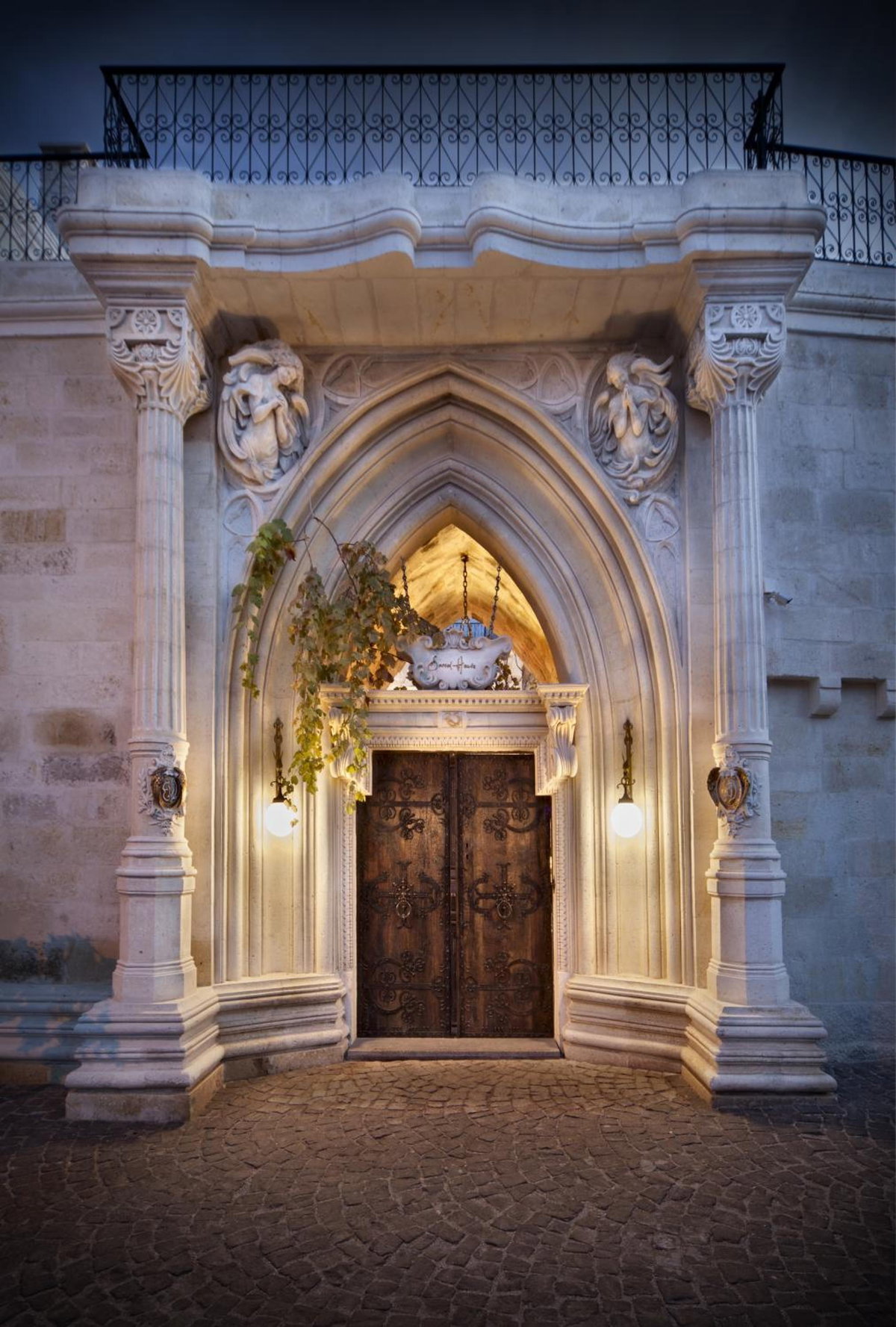 Sacred House, Turquía
