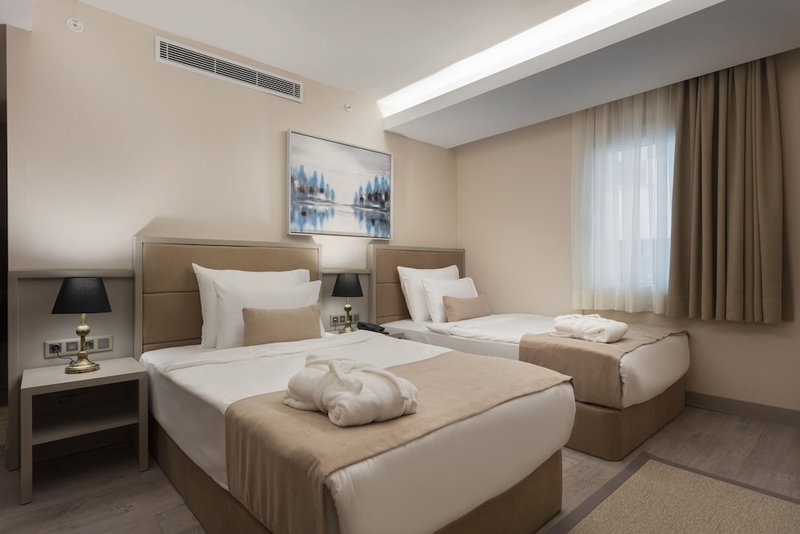 İzz Hotel Koşuyolu, UEskuedar, Turquía