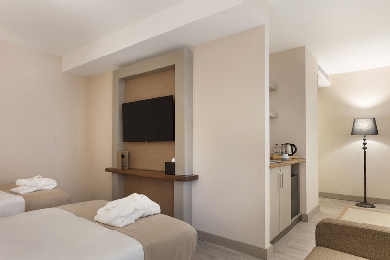 İzz Hotel Koşuyolu, UEskuedar, Turquía