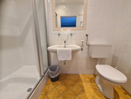 Hotel Haus am See Self Check-in, Obertraun, Austria