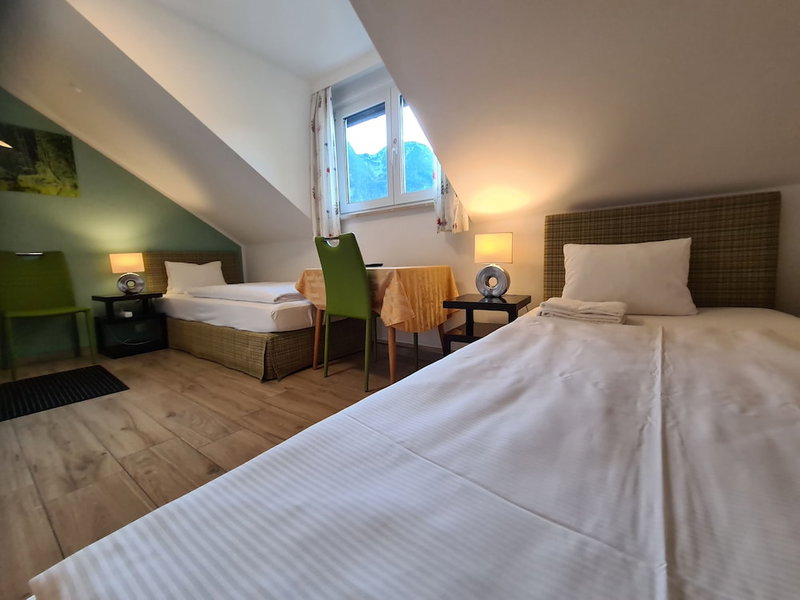 Hotel Haus am See Self Check-in, Obertraun, Austria
