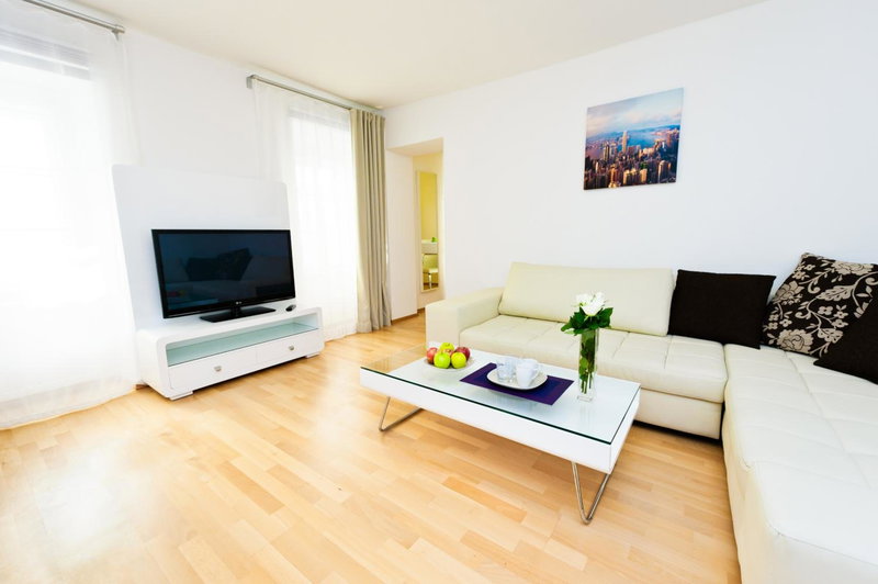 VOX Design self check in, Innere Stadt, Austria