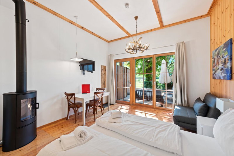 CHALET am Schneeberg See, Wiener Neustadt, Austria