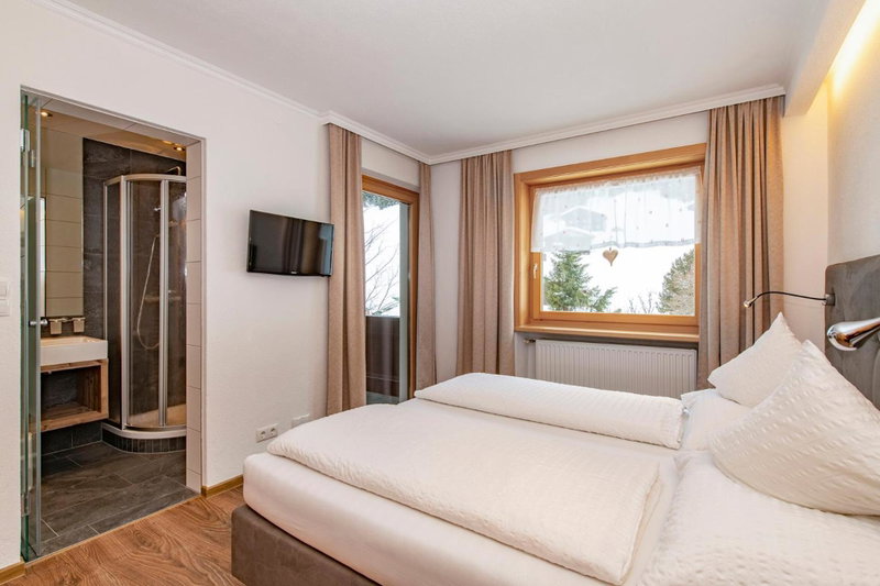Gasthof-Pension Wulfenia, Gargellen, Austria