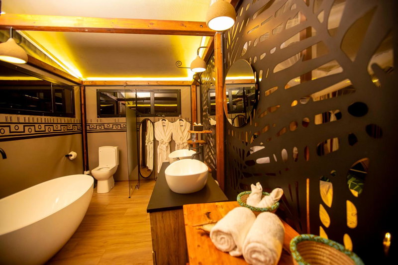 Escarpment Serengeti Luxury Camp, Serengeti National Park, Танзания